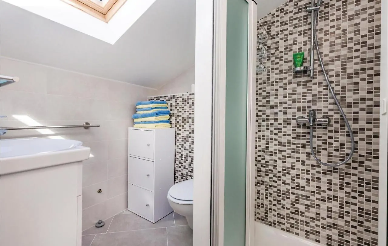 Stunning Home In Jurdani With 3 Bedrooms And Wifi Holiday home