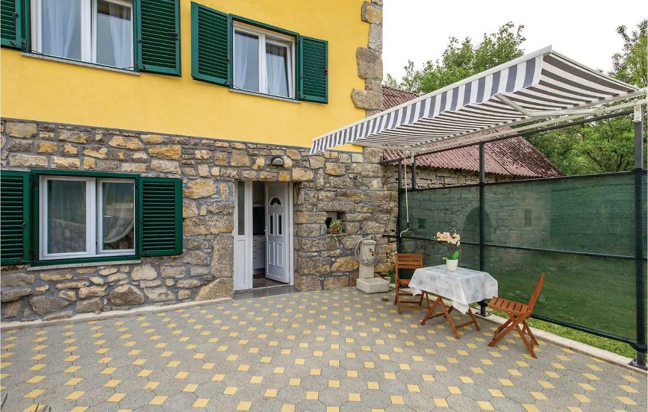 Stunning Home In Jurdani With 3 Bedrooms And Wifi 0*,